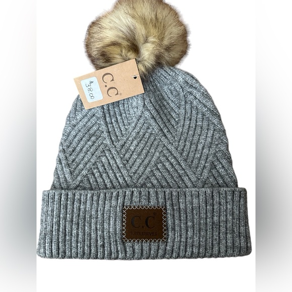 Soft knit Pom Pom toque/Beanie- brand new with tag - Picture 1 of 1